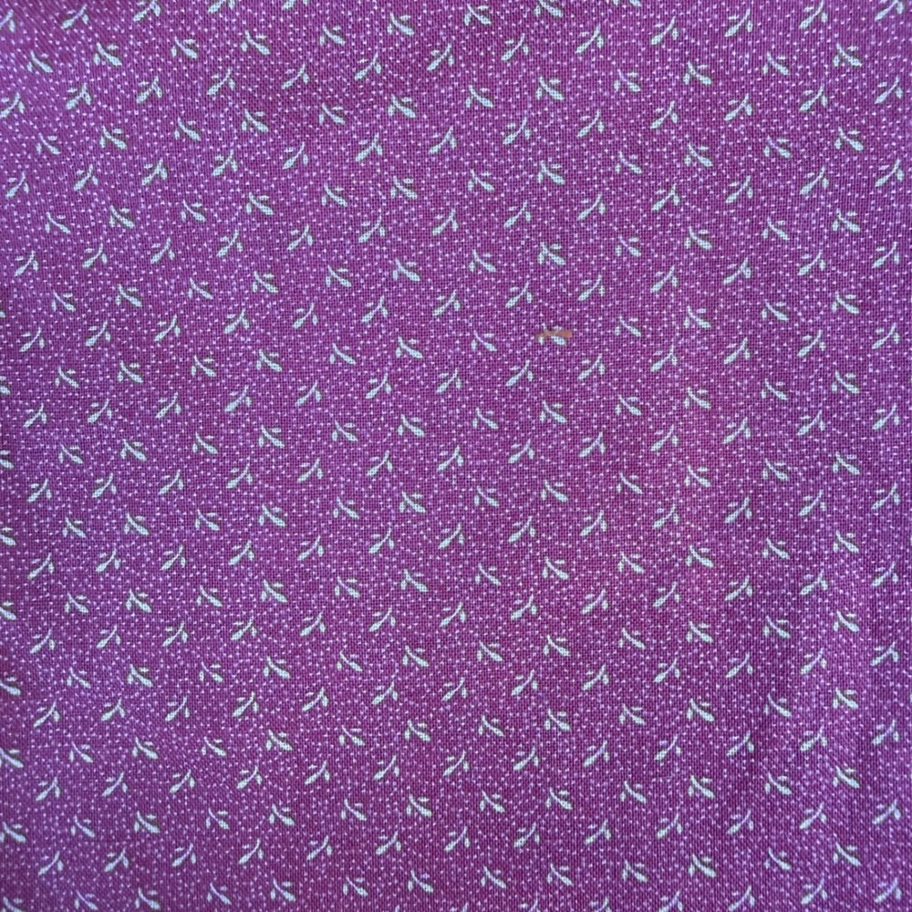 1.a.a.20Vtg VIP Cranston Print Works Purple Mauve Calico Fabric Tiny Sprig Print